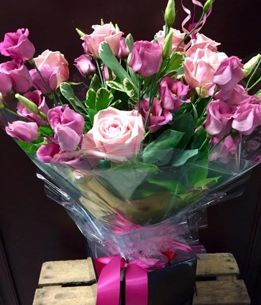 Margaret Raymond Florist Roses and Lisianthus