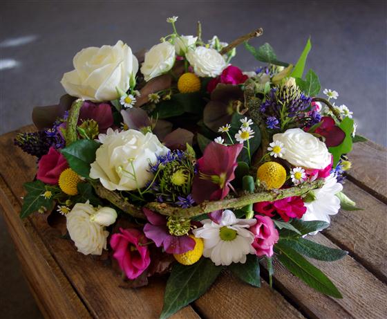 margaret raymond florist funeral wreath tribute